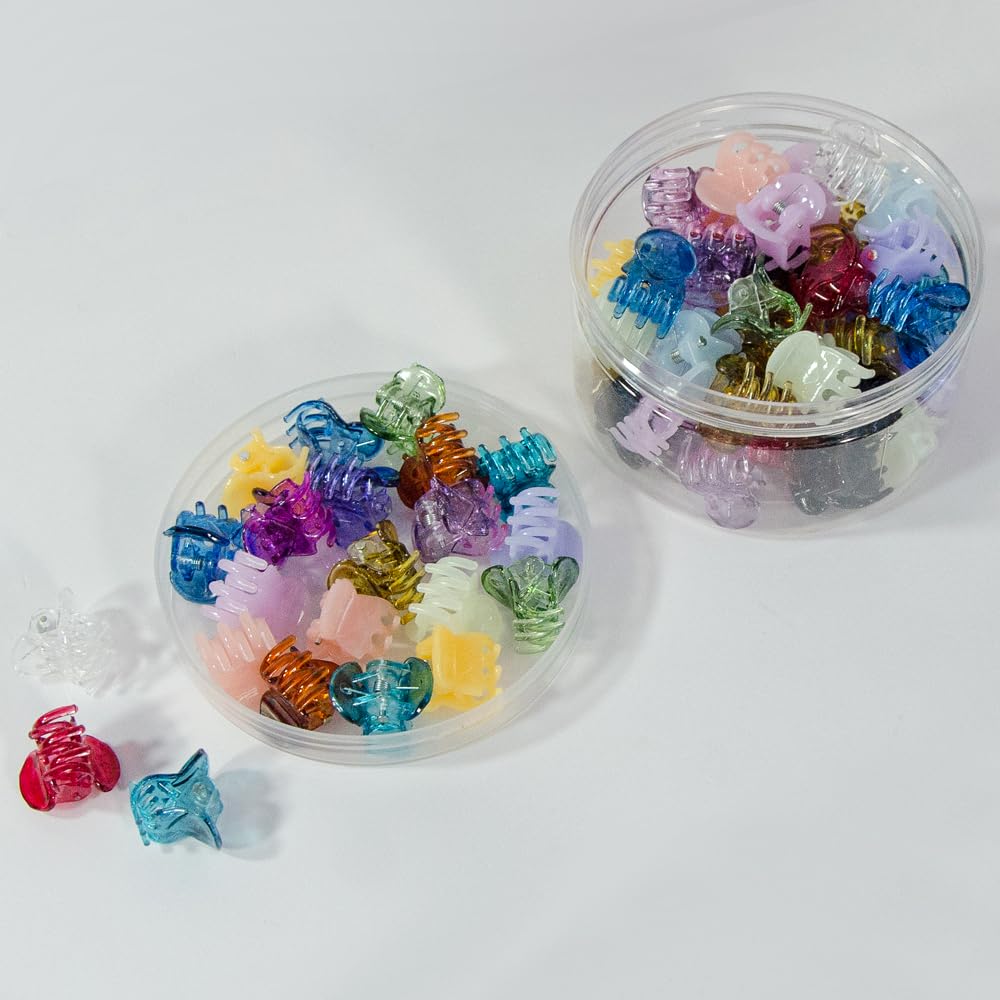Lifestyle scene of Yongdeli Mini Hair Claw Clips in use