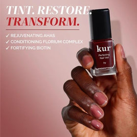 LONDONTOWN kur Perfecting Nail Veil Cherry Cola with floral background