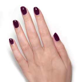 LONDONTOWN Lakur Nail Polish Bell in Time applied on nails