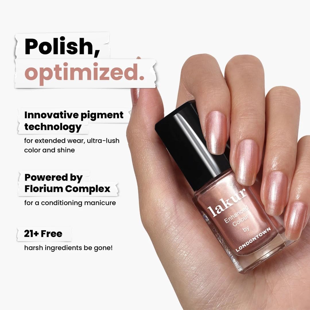 LONDONTOWN lakur Nail Polish Boozy Brunch application on nails