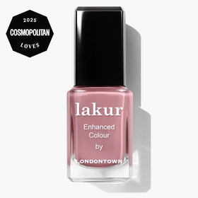 LONDONTOWN Lakur Nail Polish Crowning Crumpet brush close-up