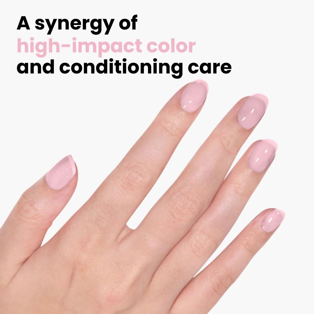 LONDONTOWN lakur Nail Polish Invisible Crown applied on nails