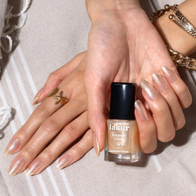 LONDONTOWN Lakur Nail Polish Isla Bonita applied on nails