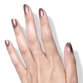 LONDONTOWN lakur Nail Polish Kissed by Rose Gold applied on nails