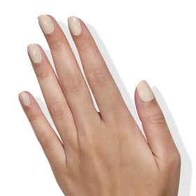 LONDONTOWN lakur Nail Polish Murray Me applied on nails