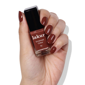 LONDONTOWN lakur Nail Polish Oud Mood brush close-up