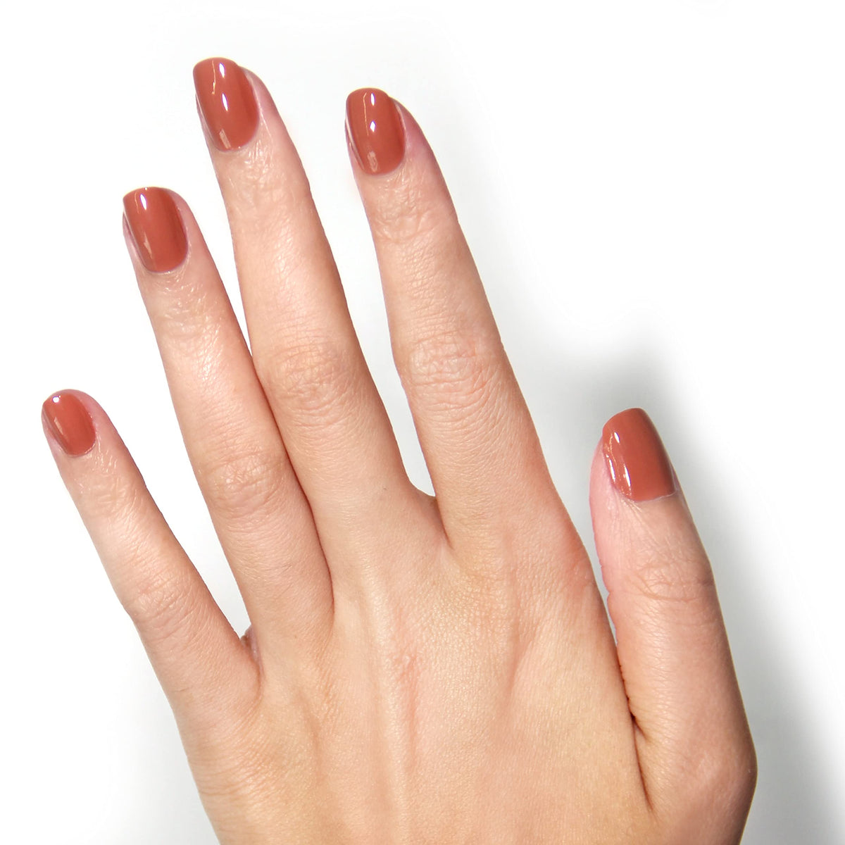LONDONTOWN lakur Nail Polish Pecan Pie applied on nails
