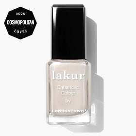 LONDONTOWN lakur Nail Polish Princess Awaits brush close-up