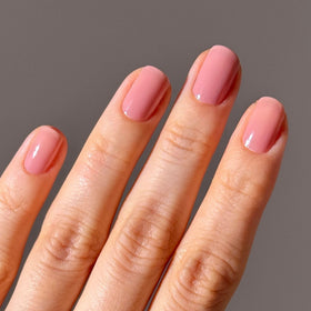 LONDONTOWN Nail Veil in a lifestyle setting