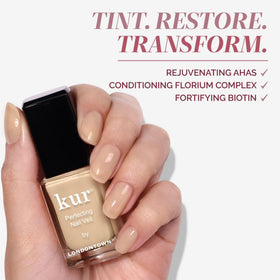 LONDONTOWN Nail Veil in a lifestyle setting