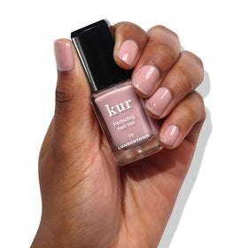 LONDONTOWN Perfecting Nail Veil and Top Coat side view
