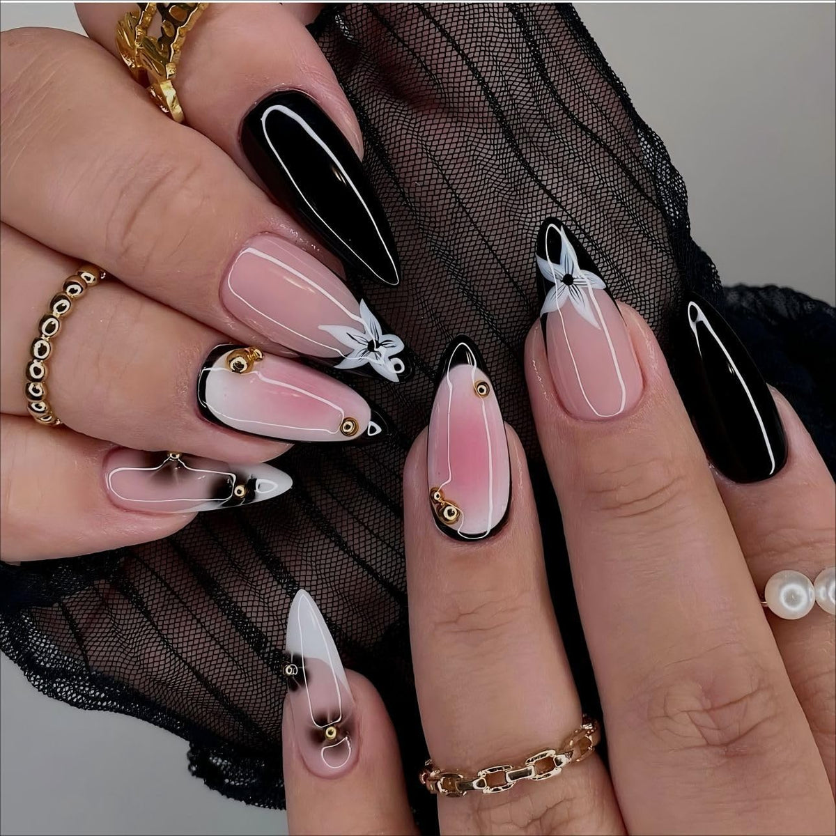 LPOODDNU Press On Nails almond shape front view with flower designs