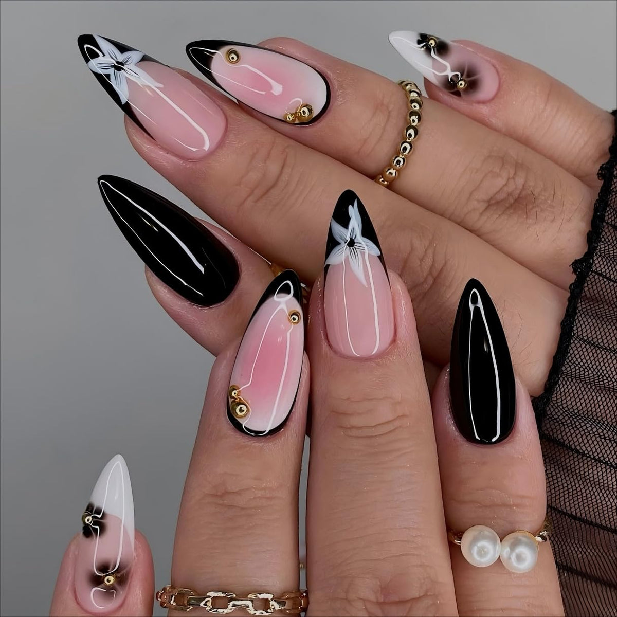 LPOODDNU Press On Nails almond shape side view with glossy finish
