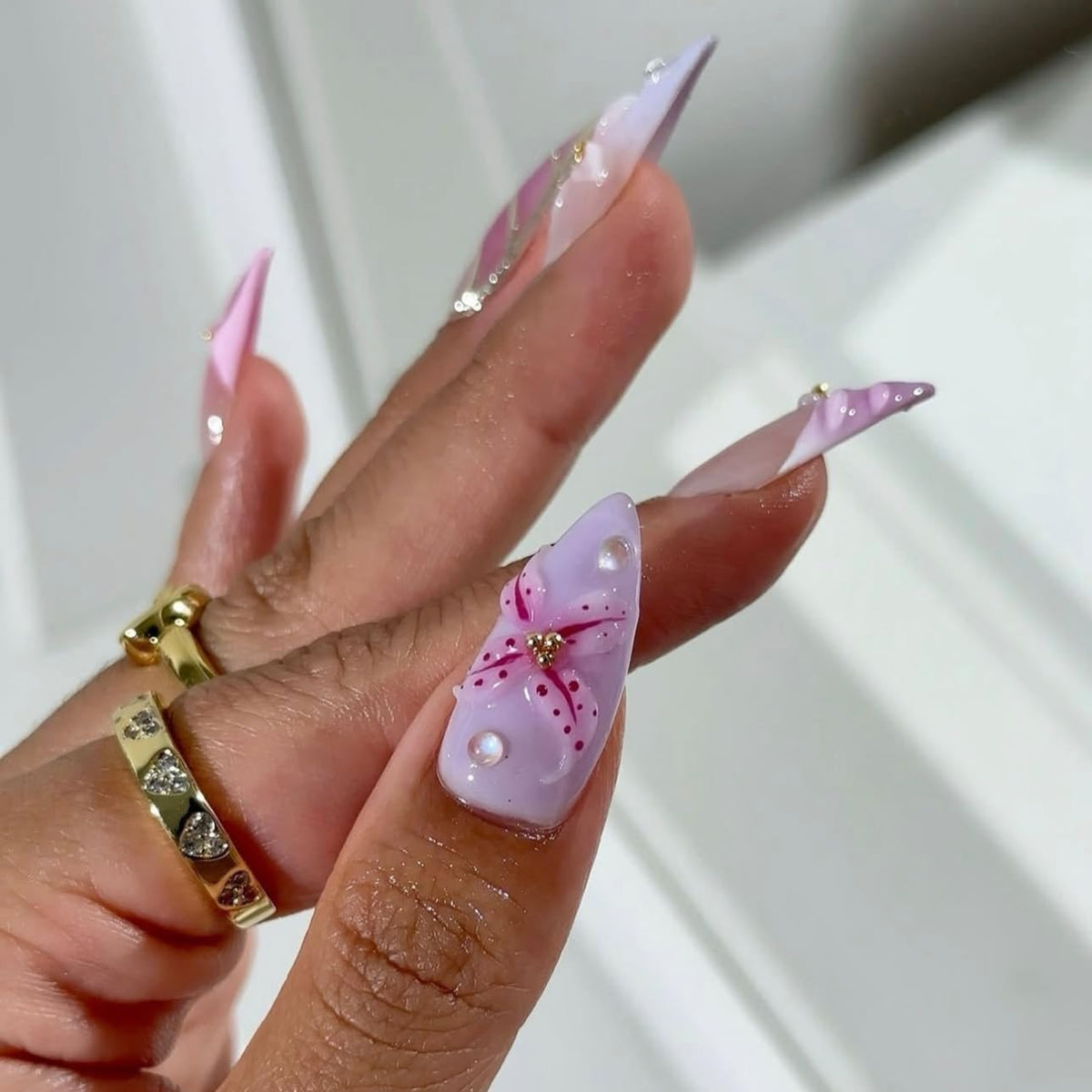 LPOODDNU press on nails in various sizes displayed