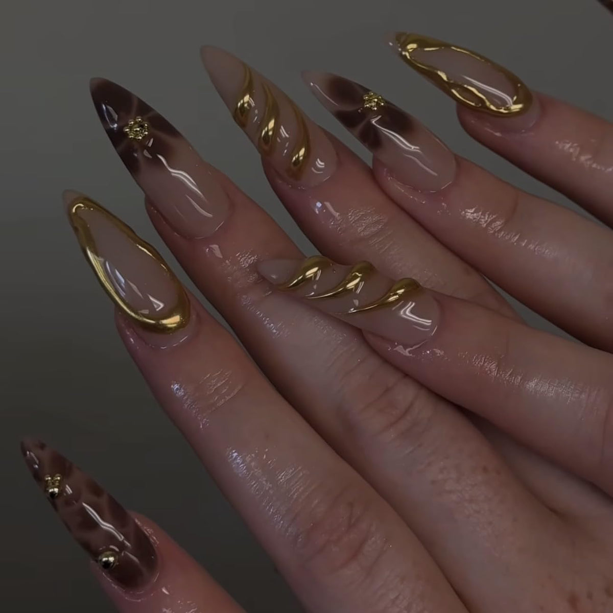 LPOODDNU Press On Nails packaging with 3D designs