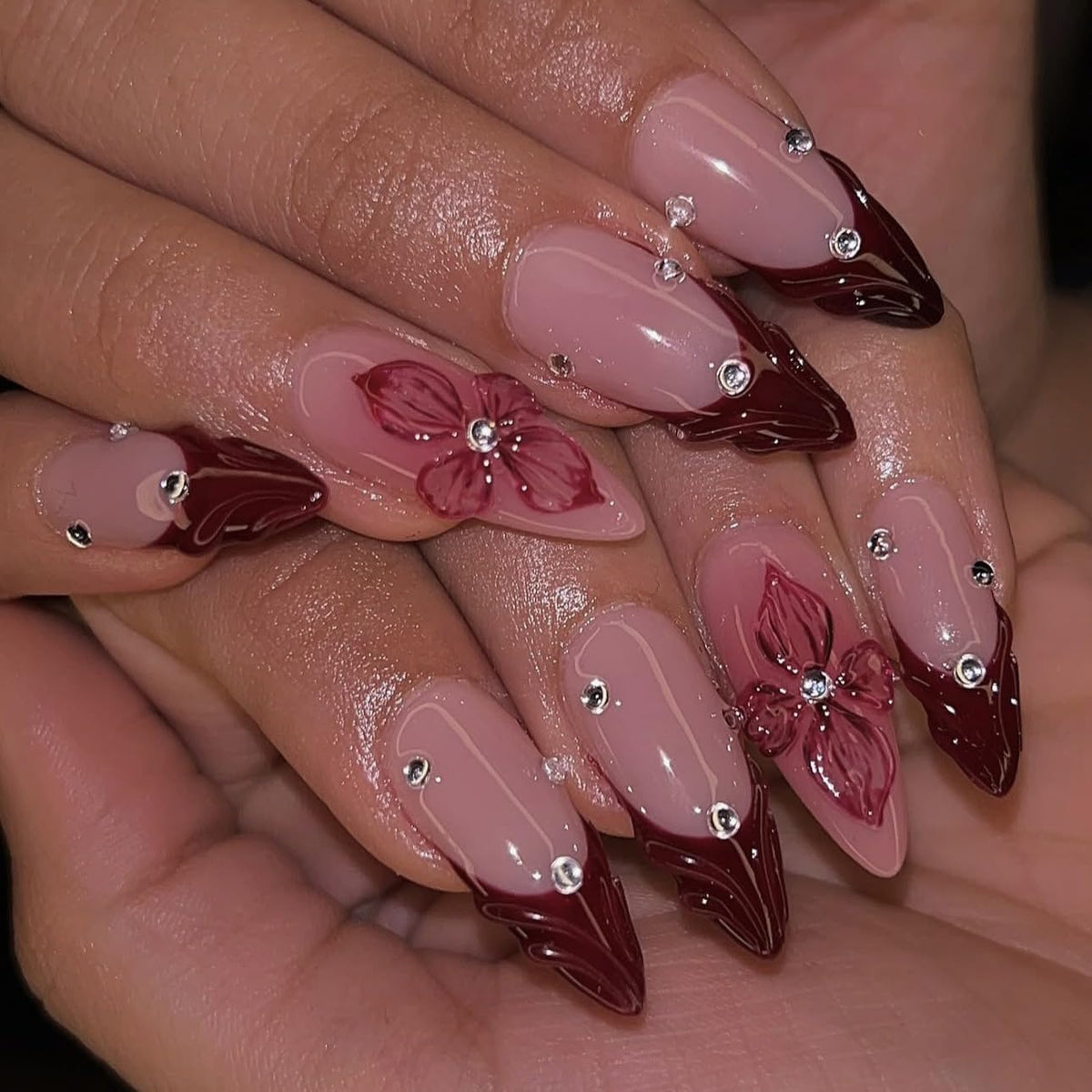 LPOODDNU Red French Tip Press on Nails Almond packaging