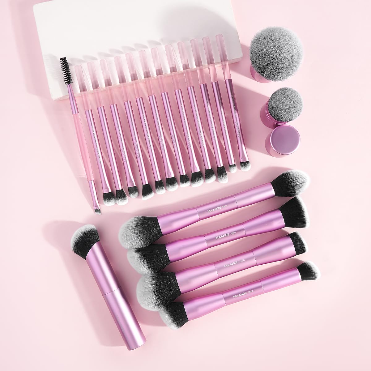 MAANGE brush set showing double-ended kabuki brushes