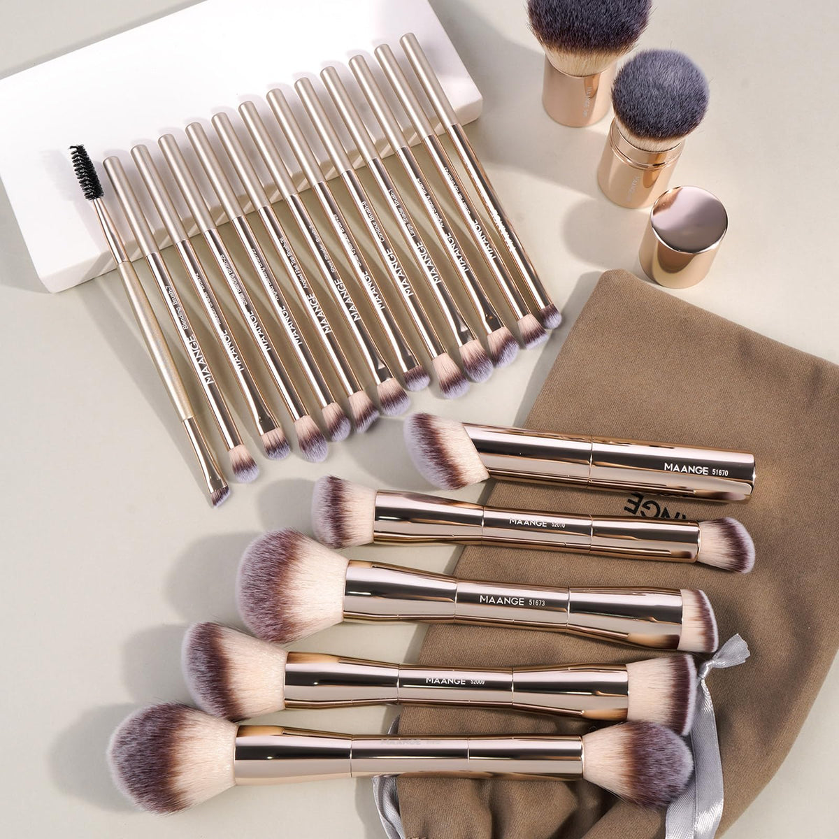 MAANGE kabuki brush applying liquid foundation
