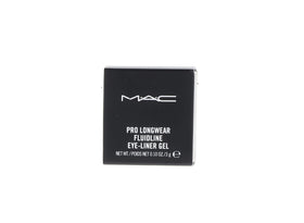 MAC Fluidline Eye-Liner Gel Blacktrack 3g application on eyelid