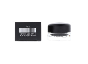 MAC Fluidline Eye Liner Gel Blacktrack brush application