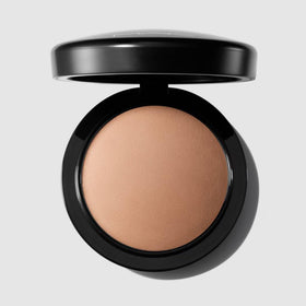 MAC Mineralize Skinfinish Natural Powder Medium Dark compact open