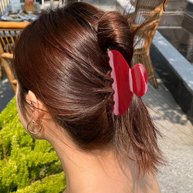 MAORULU Hair Claw Clip in use with a half-up hairstyle