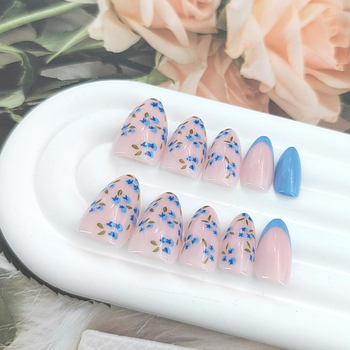 MAOTTIE Press On Nails Almond Blue French Tip assorted sizes
