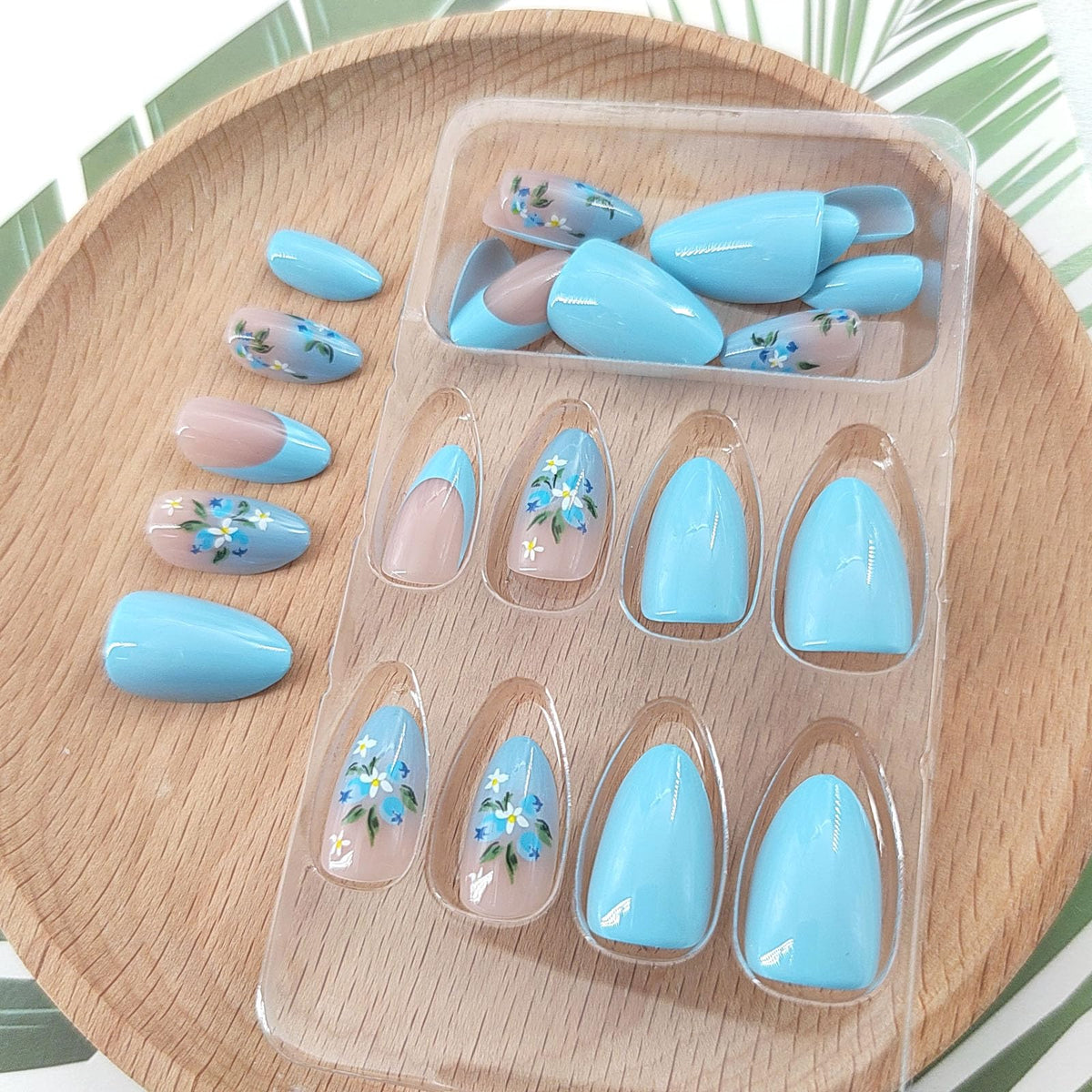 MAOTTIE Press On Nails packaging with 24 pieces