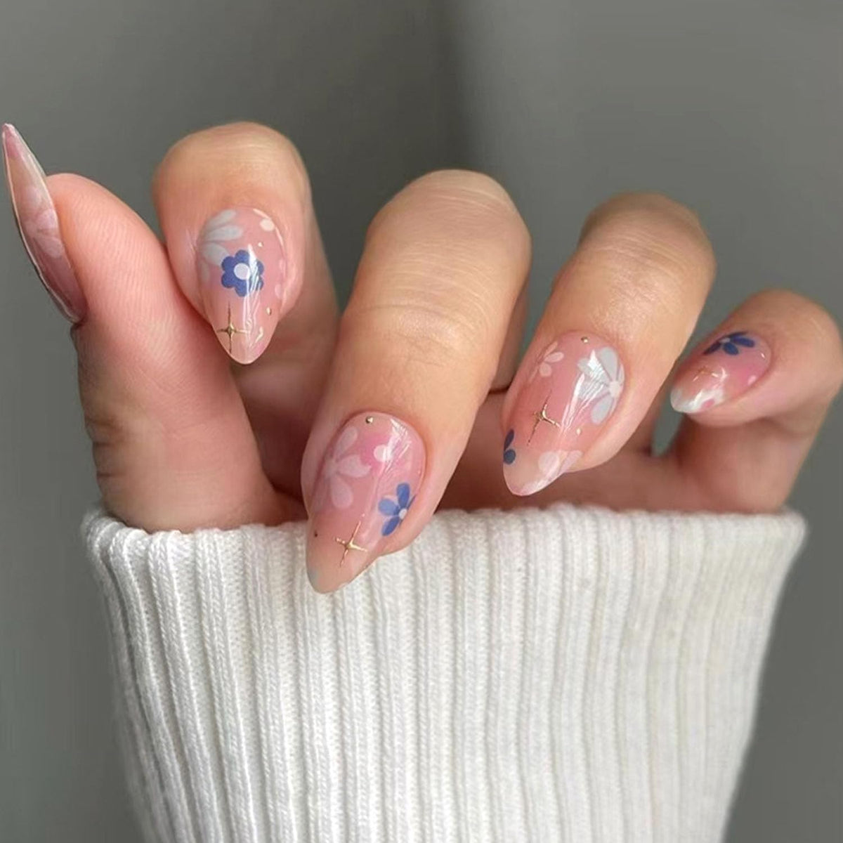 MAOTTIE short press on nails almond shape front view