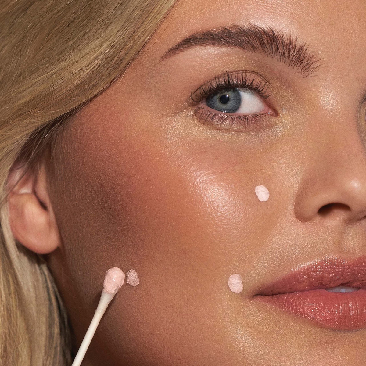 Mario Badescu Drying Lotion application on cotton swab