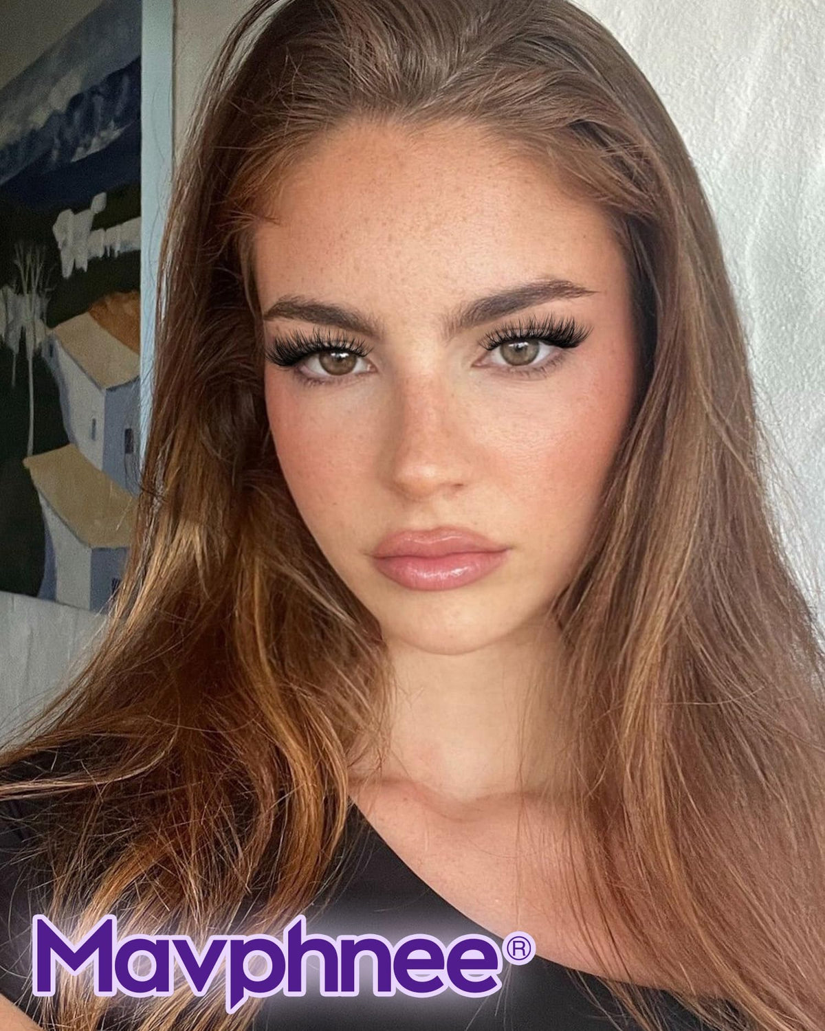 Mavphnee eyelash clusters on model showcasing natural look