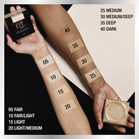 MAYBELLINE Fit Me Loose Setting Powder application with brush