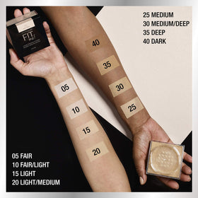MAYBELLINE Fit Me Loose Setting Powder Dark application with brush