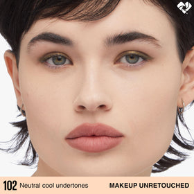 MAYBELLINE Super Stay Lumi-Matte Foundation 102 texture close-up