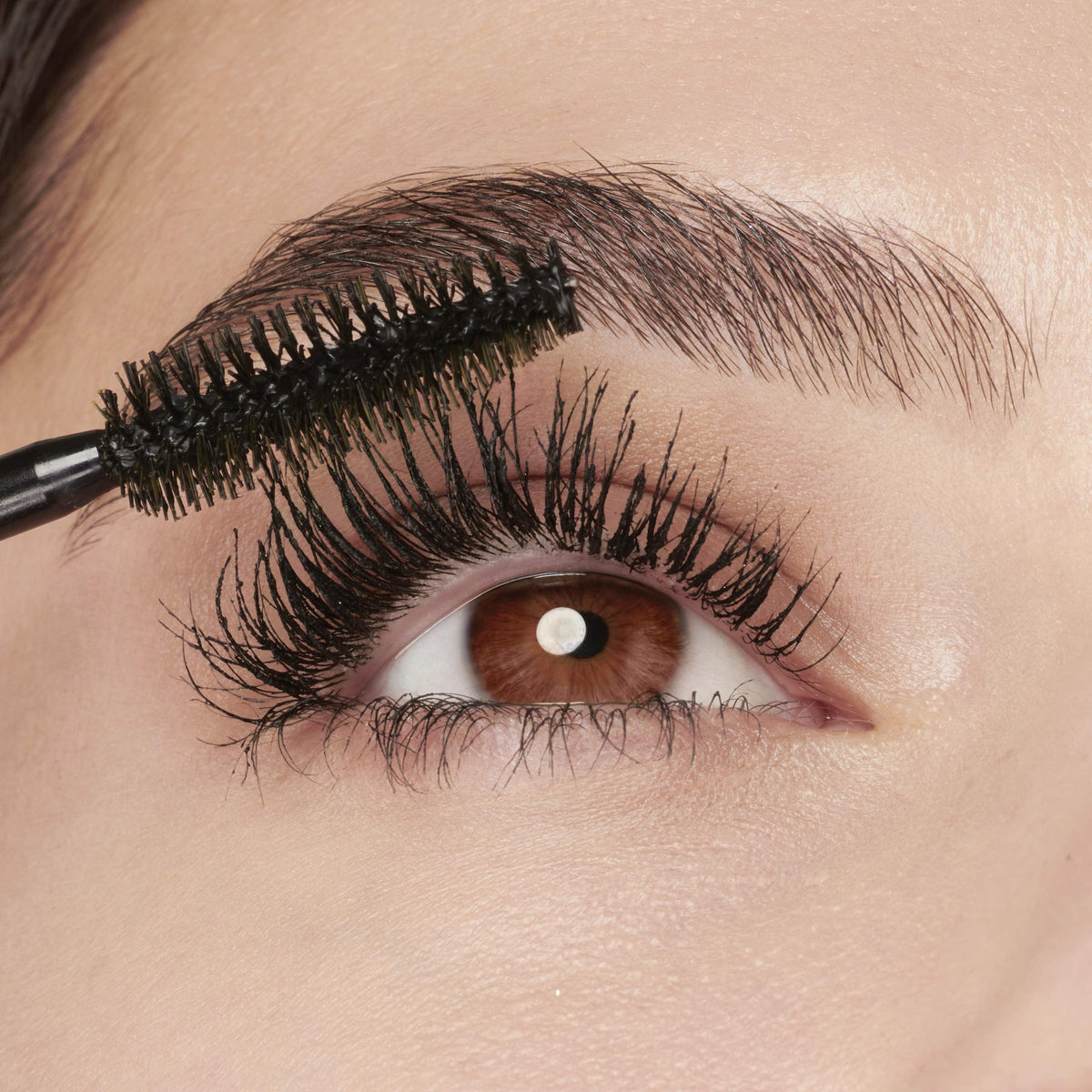 MAYBELLINE Volum' Express Colossal Mascara Classic Black packaging