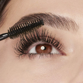 MAYBELLINE Volum' Express Colossal Mascara Classic Black packaging