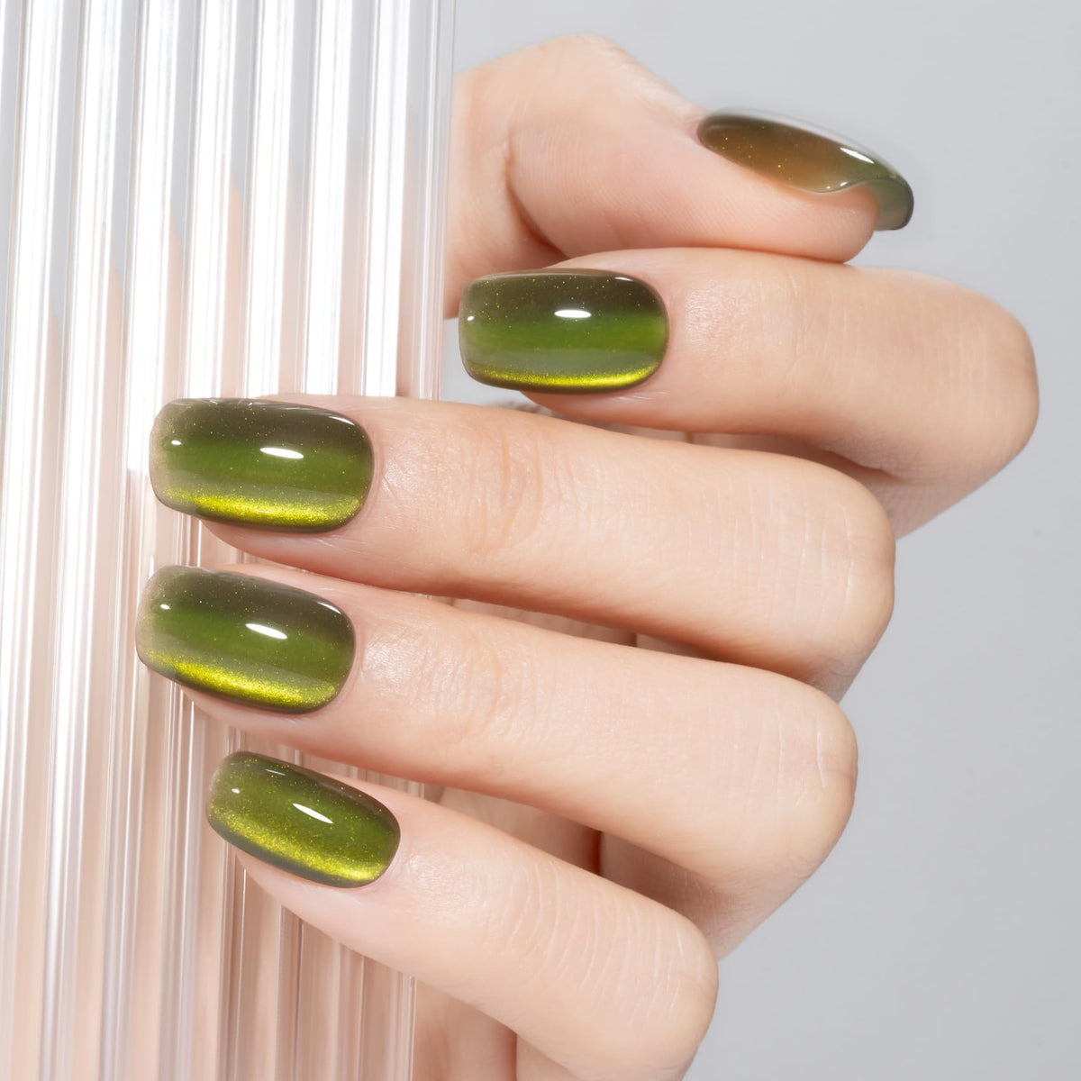MAYCHAO 15ML Velvet Green Gel Nail Polish applied on nails