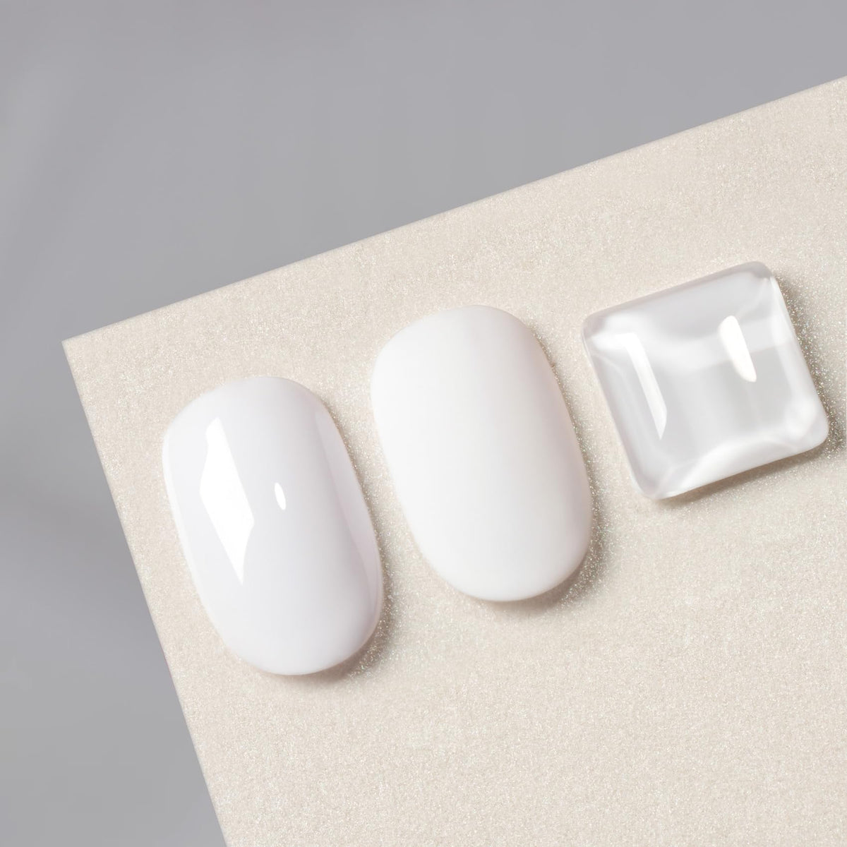 MAYCHAO Antiquewhite Gel Nail Polish 15ML application on nails