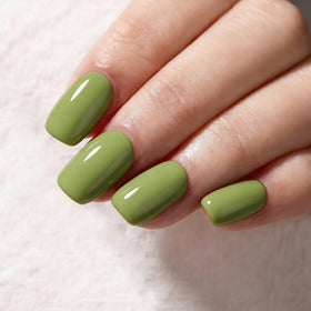 MAYCHAO Avocado Moss Gel Nail Polish 15ML application on nails