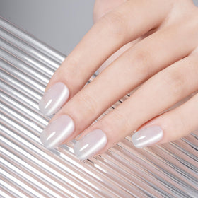 MAYCHAO Cat Eye Gel Nail Polish 15ML application on nails