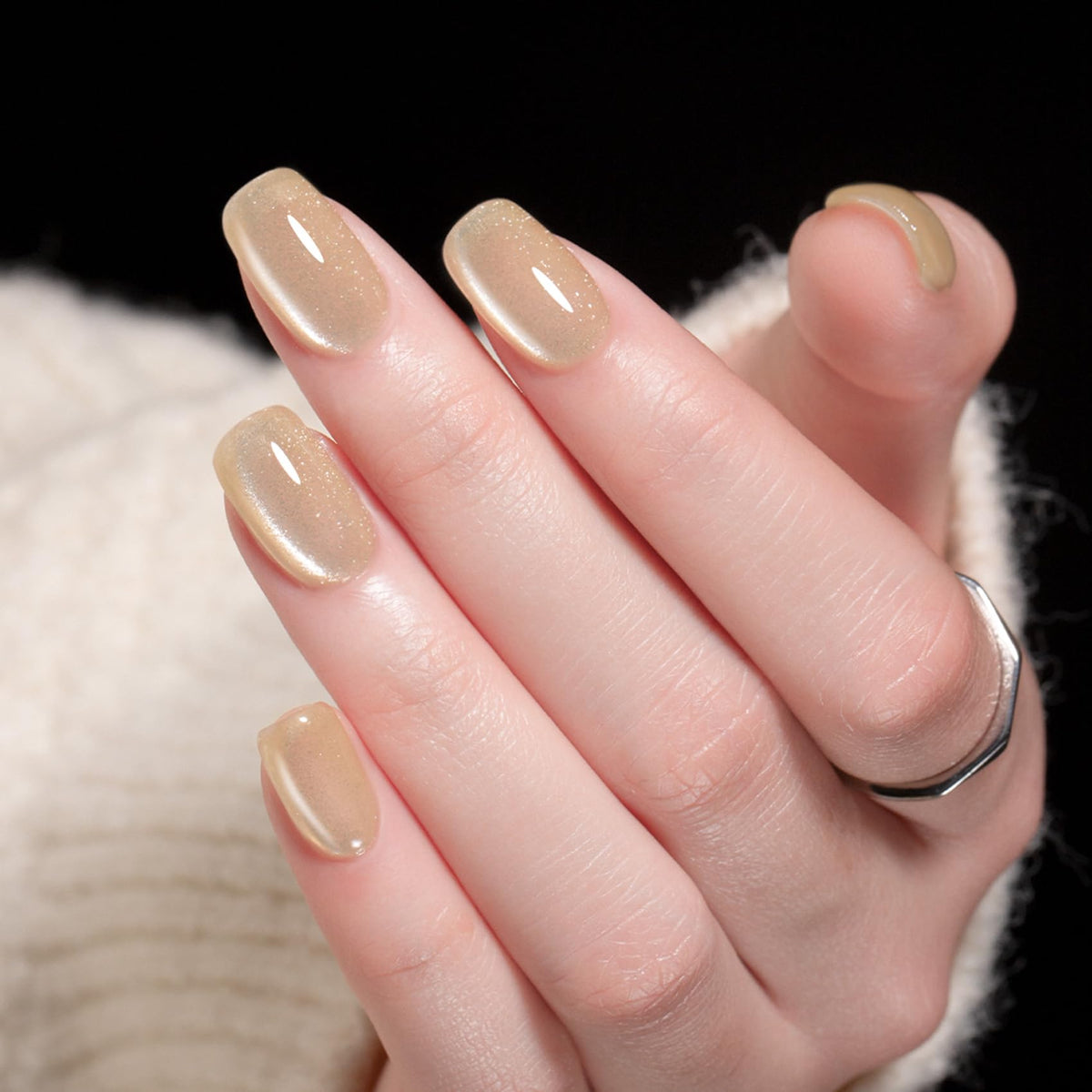 MAYCHAO Cat Eye Gel Nail Polish Champagne Gold application on nails
