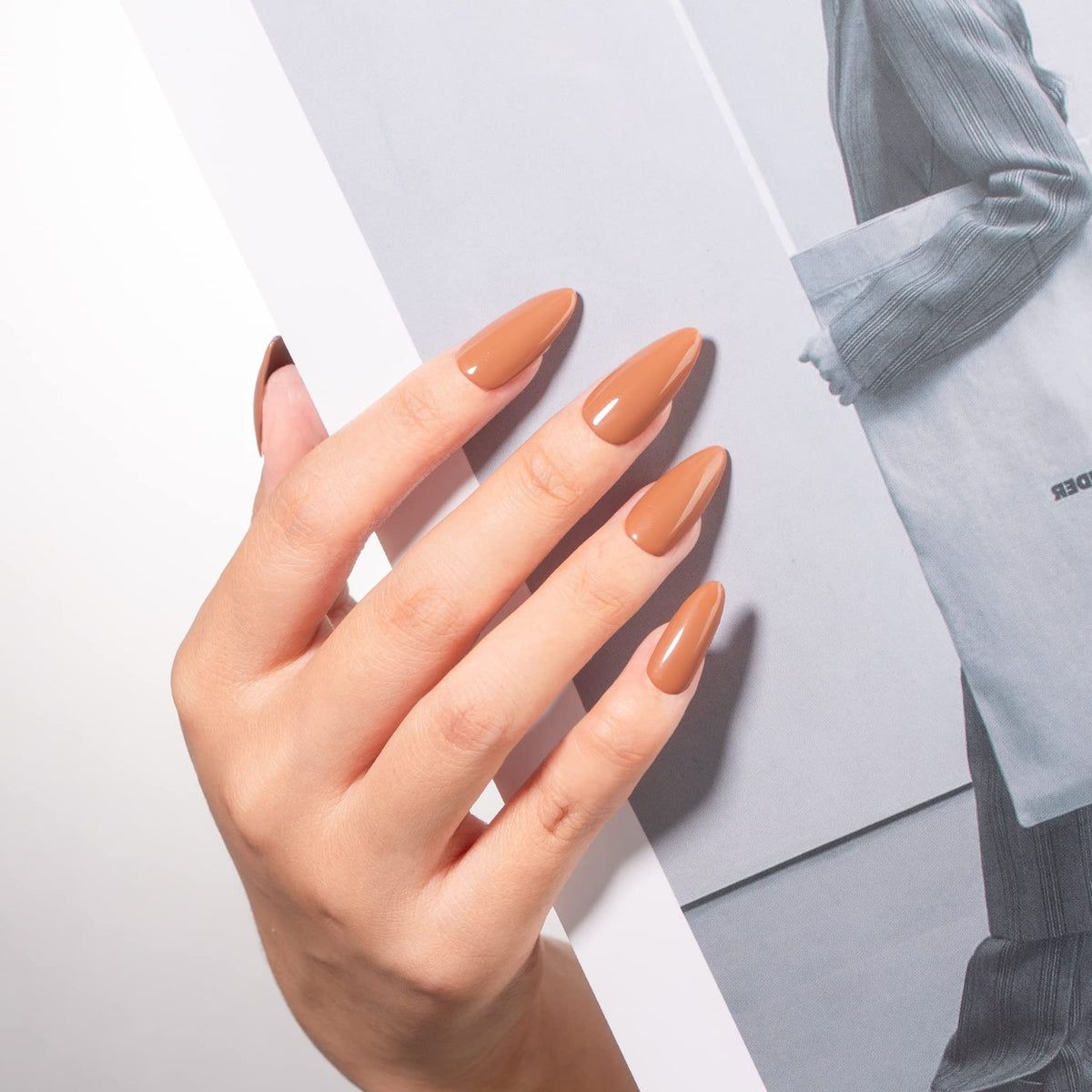 MAYCHAO Gel Nail Polish 15ml Caramel with LED lamp