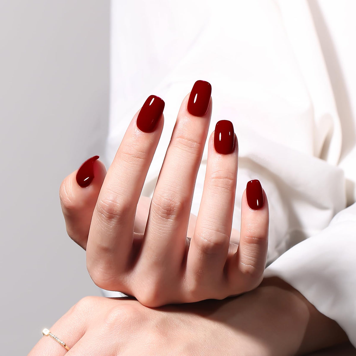 MAYCHAO Gel Nail Polish Burgundy Red application process