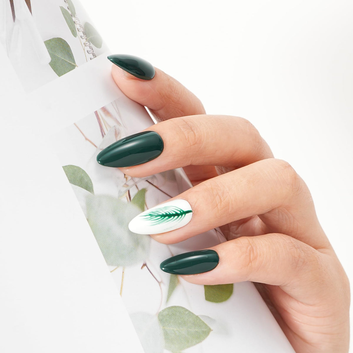MAYCHAO Gel Nail Polish Emerald Green 15ML application on nails