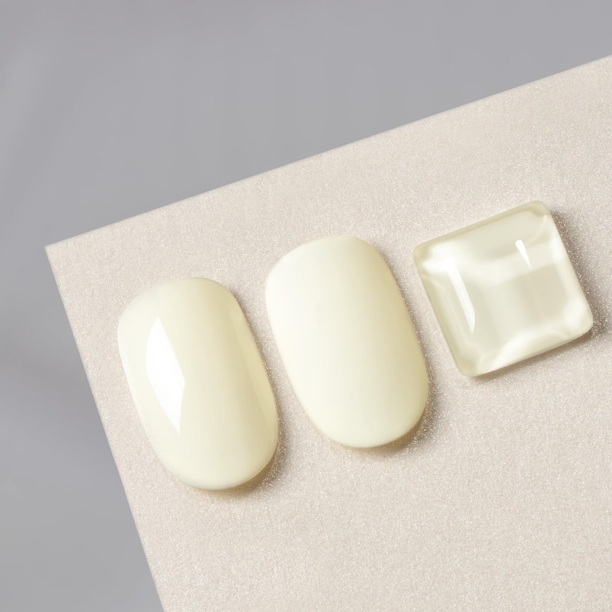 MAYCHAO Gel Nail Polish with base and top coat