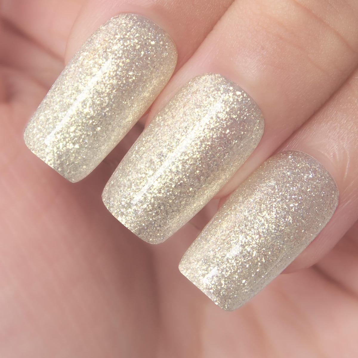 MAYCHAO Mermaid Scales Gel Nail Polish 15ML application on nails