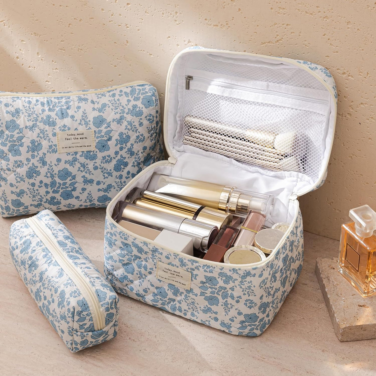 Medium size HBselect makeup bag in floral pattern