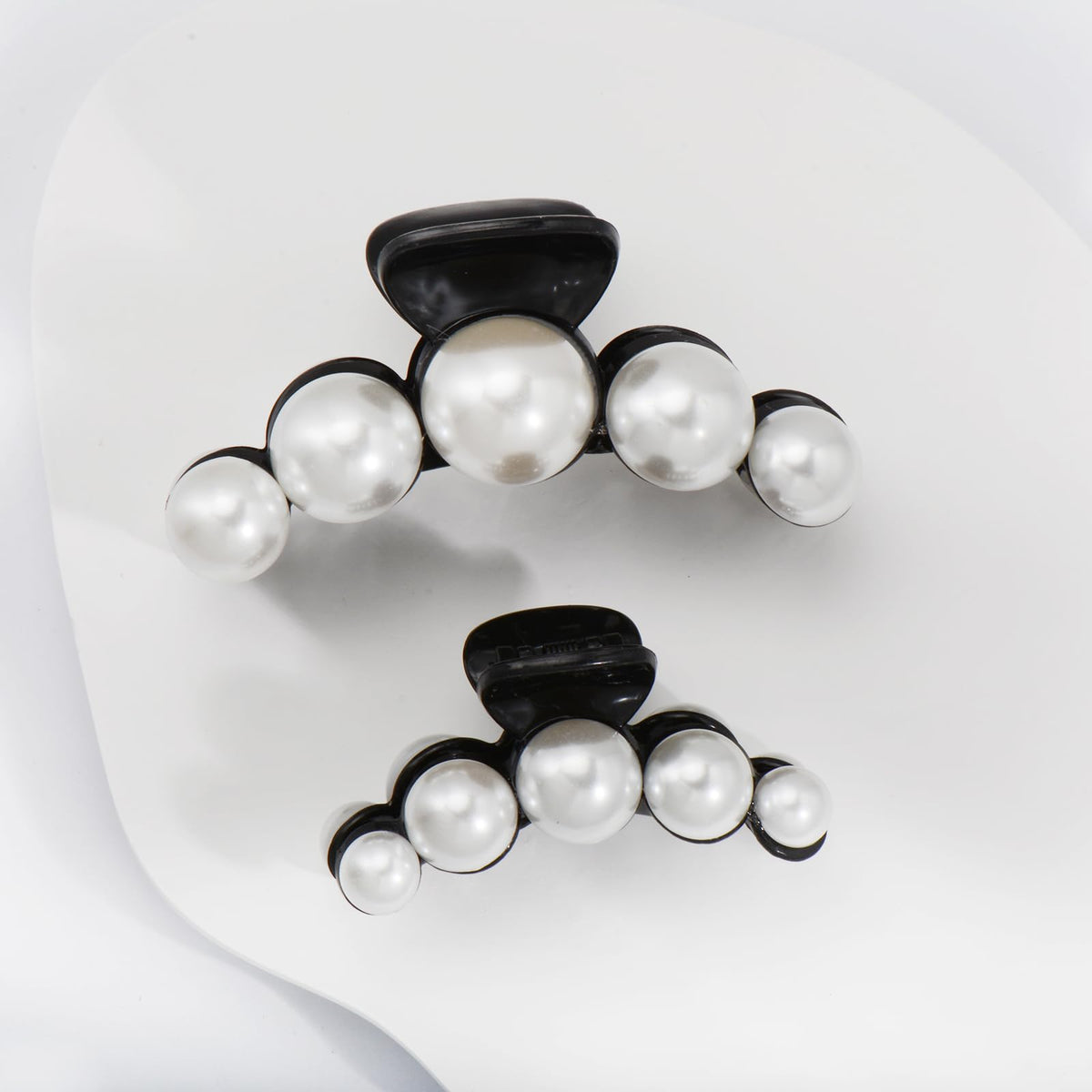 Mehayi large black pearl hair claw clip side view