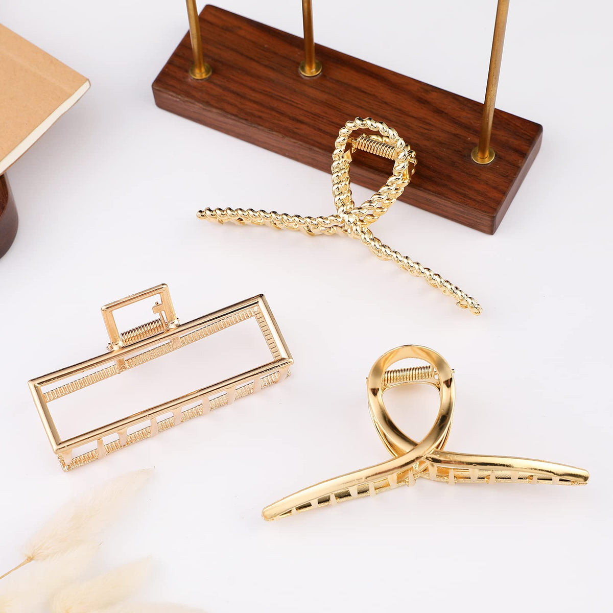 Mehayi Large Metal Claw Clip displayed on a vanity