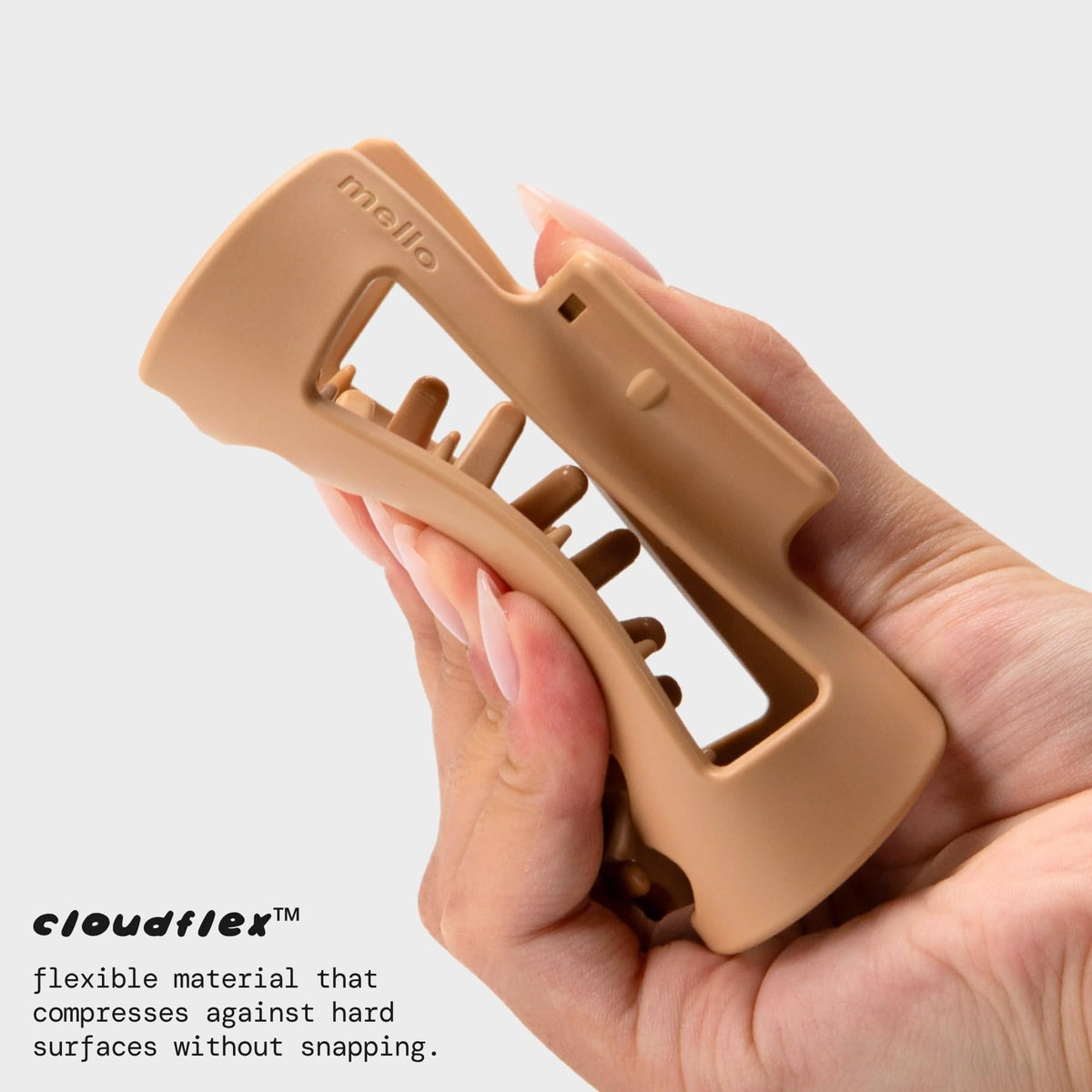 MELLO Medium Hair Clip demonstrating flexible design